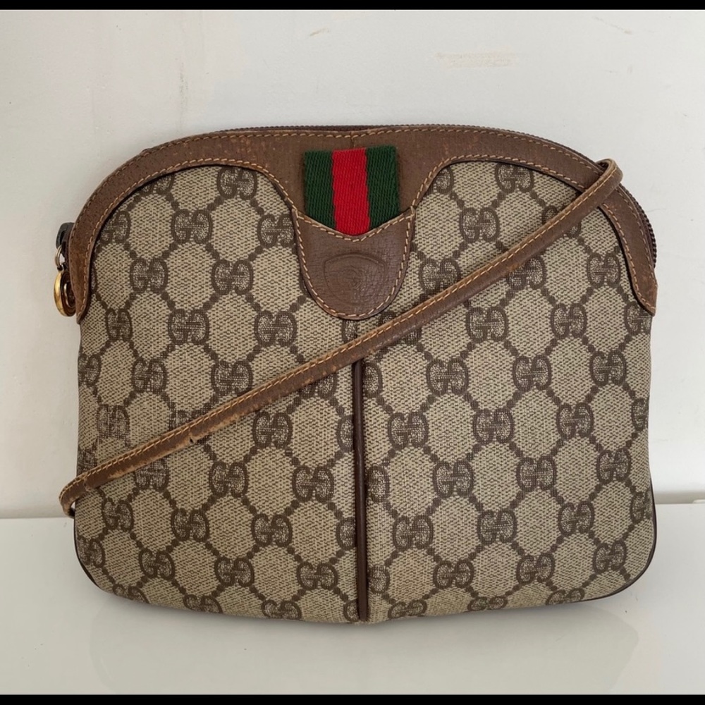 AUTHENTIC Gucci GG Sherry Crossbody bag